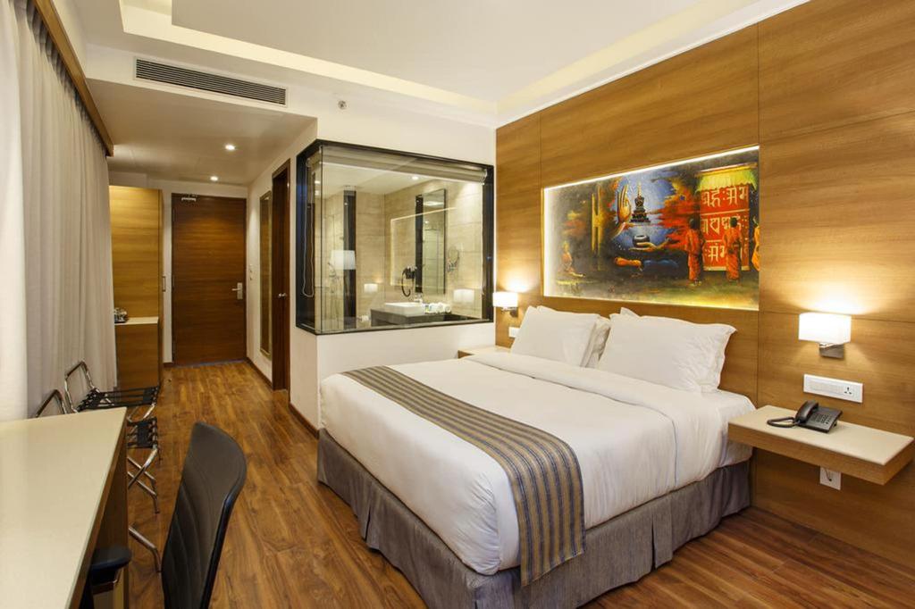 Hotel Ambassador By Ace Hotels