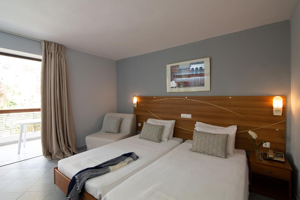 Dionysos Hotel and Studios