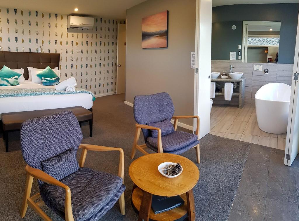 Lakestone Lodge