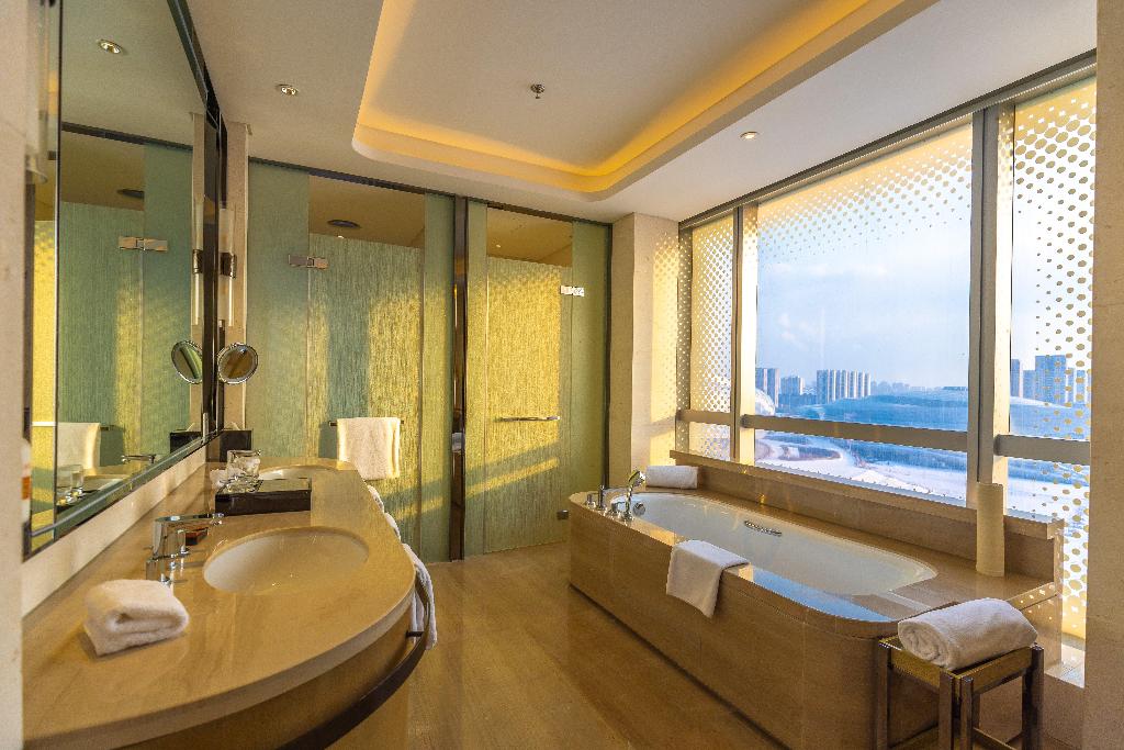 Crowne Plaza Dalian Sports Center