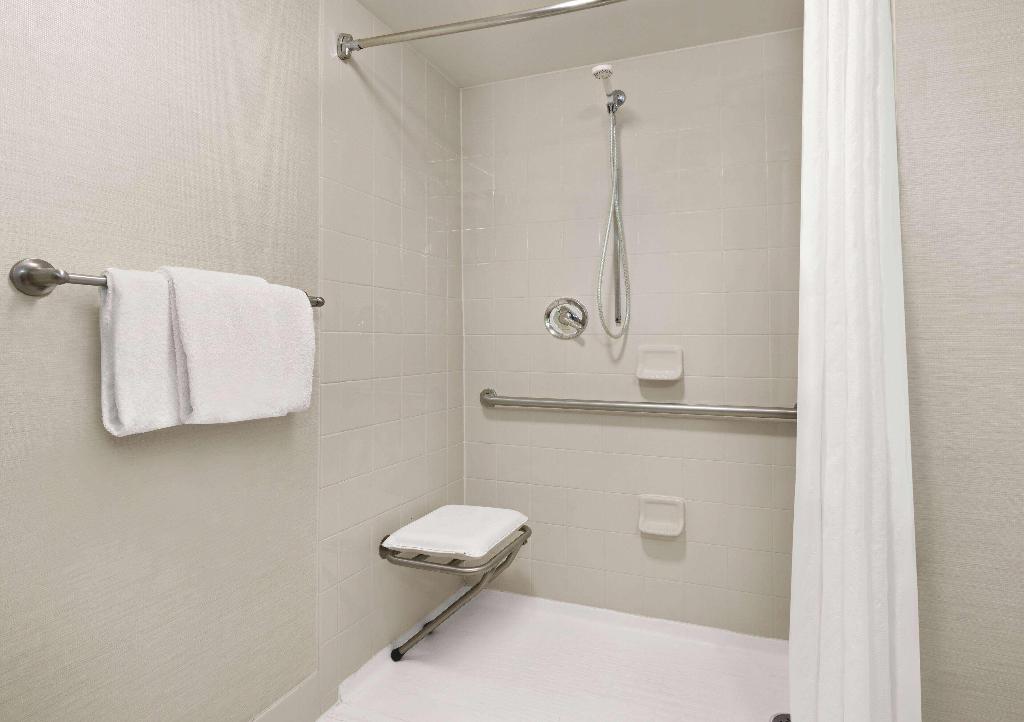Super 8 by Wyndham Dallas Love Field Airport