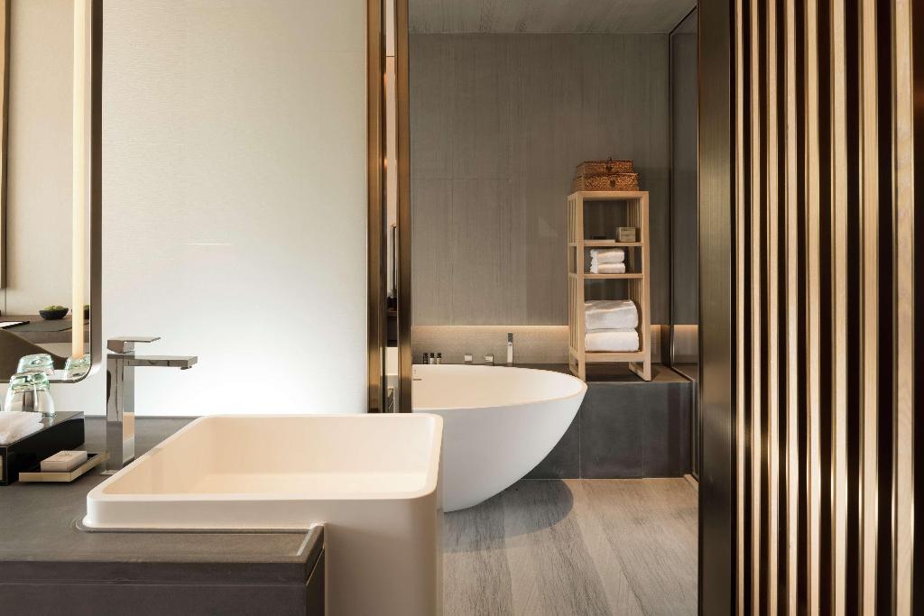 Joyze Hotel Xiamen Curio Collection by Hilton