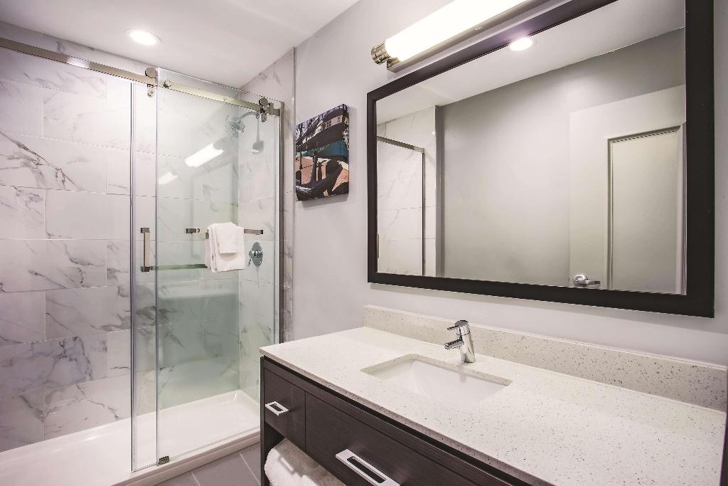 La Quinta Inn & Suites Baltimore Downtown