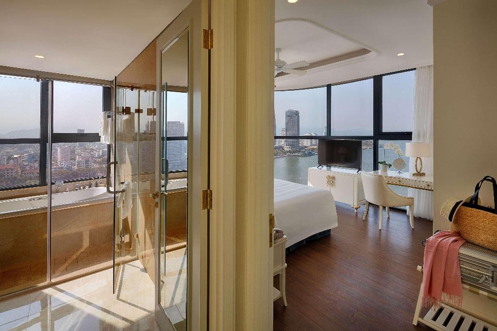 Melia Vinpearl Danang Riverfront