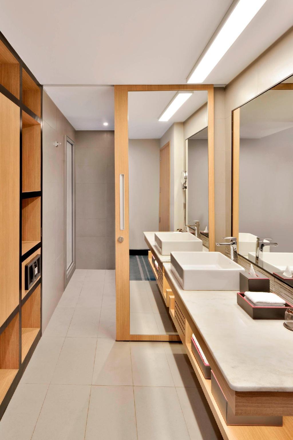 listing card gallery