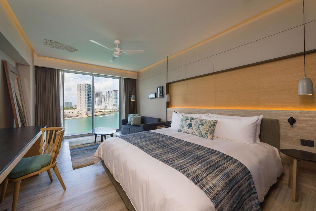 Renaissance Cancun Resort & Marina