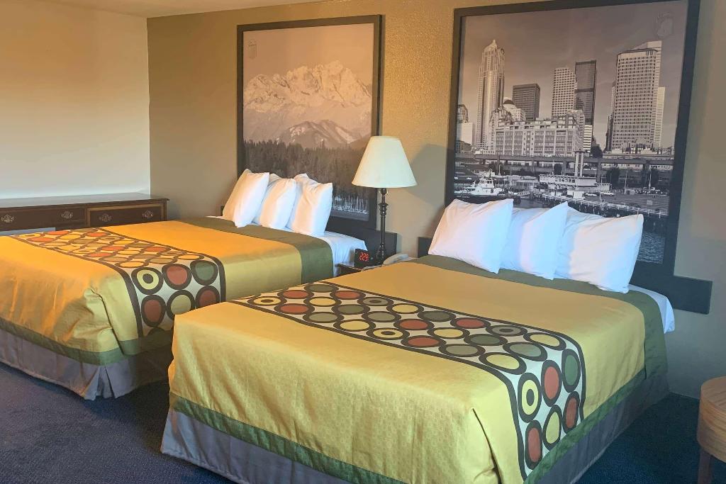 Sutton Suites Hotel