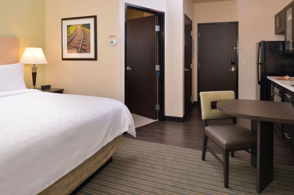 Candlewood Suites Austin Airport