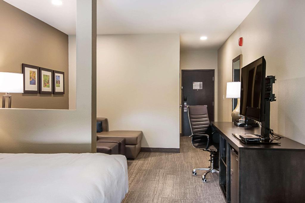 Comfort Suites Wooster Area