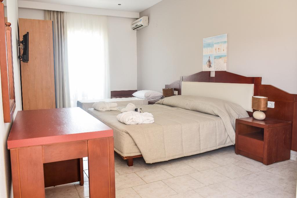 Dias Kavros Hotel