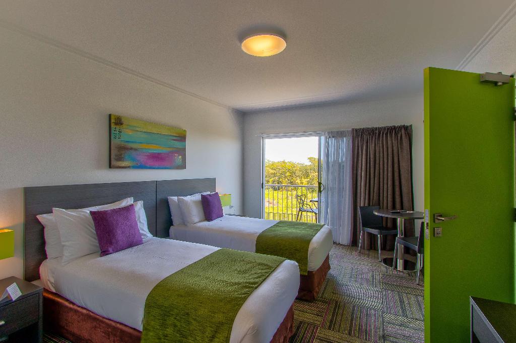Mackay Oceanside Central Hotel