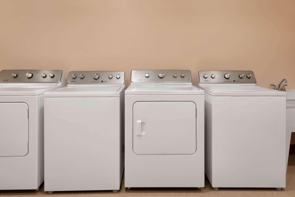 Travelodge By Wyndham Pincher Creek