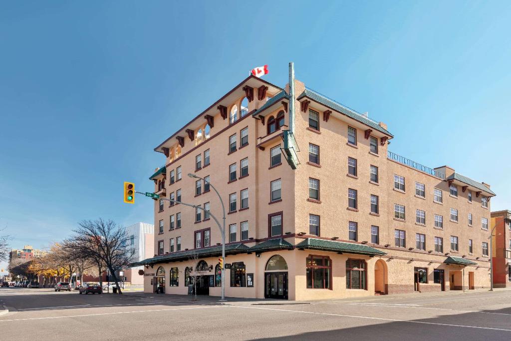 The Plaza Hotel Downtown, Trademark Collection