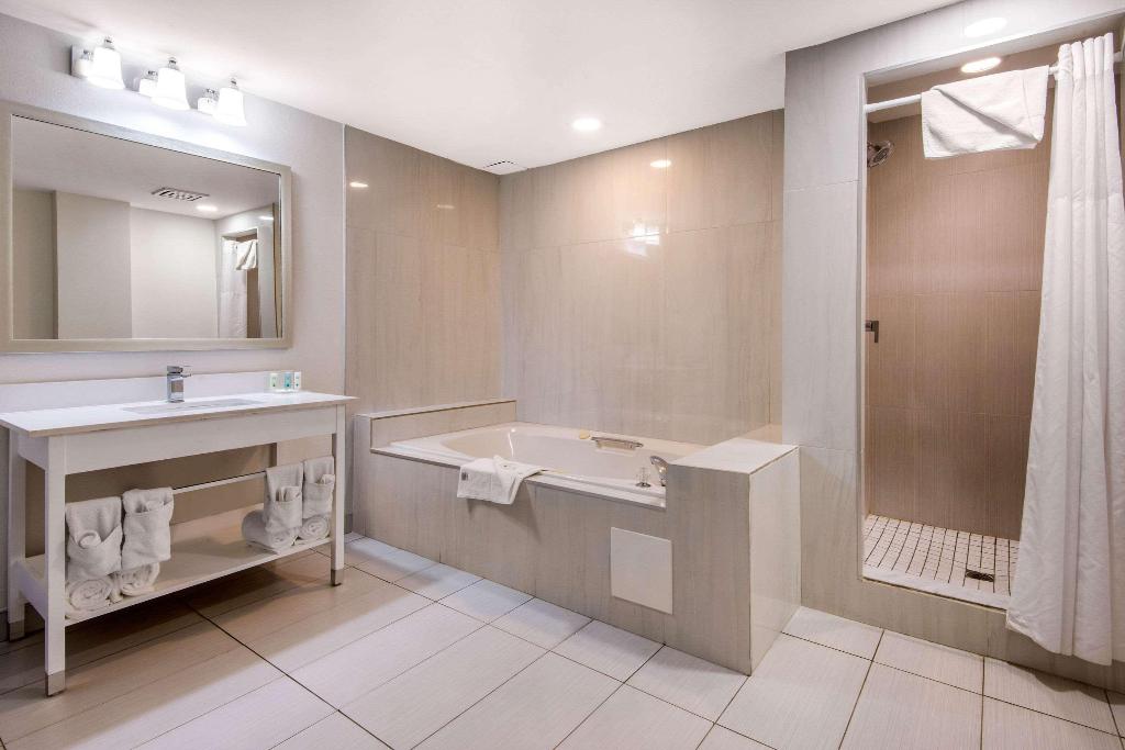Quality Inn & Conference Centre Orillia