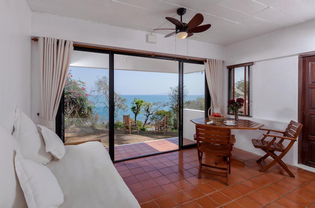 Baan Khunying - Secluded Phuket Beachfront Villa