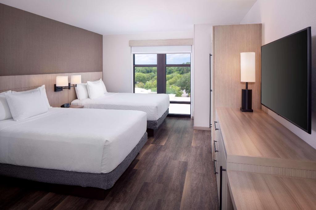 Hyatt Place Mount Pleasant Towne