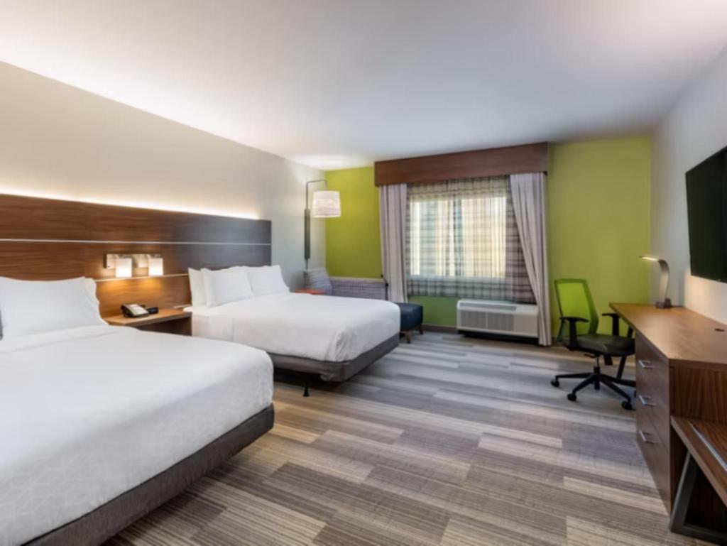 Holiday Inn Express & Suites Moreno Valley-Riversi