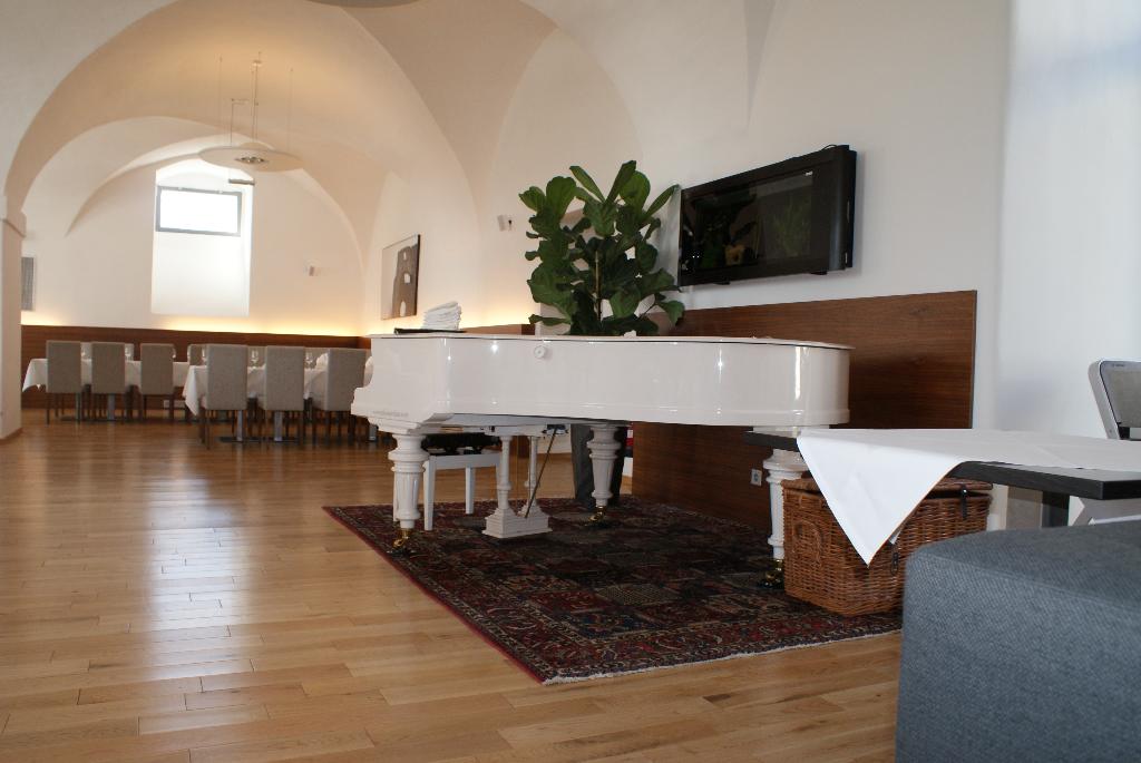 Hotel Altes Kloster, Österreich, Hainburg an der Donau. Großes 2