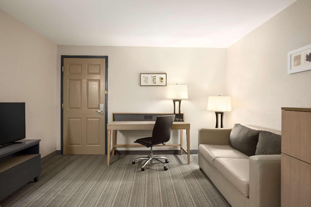 Howard Johnson by Wyndham Murfreesboro