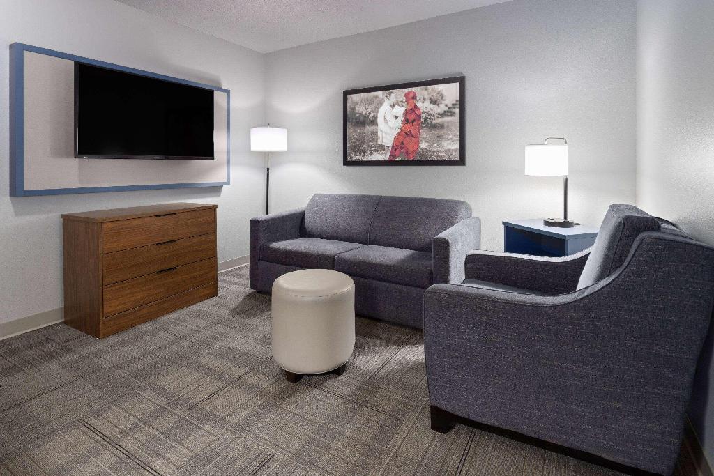 AmericInn by Wyndham Iron Mountain
