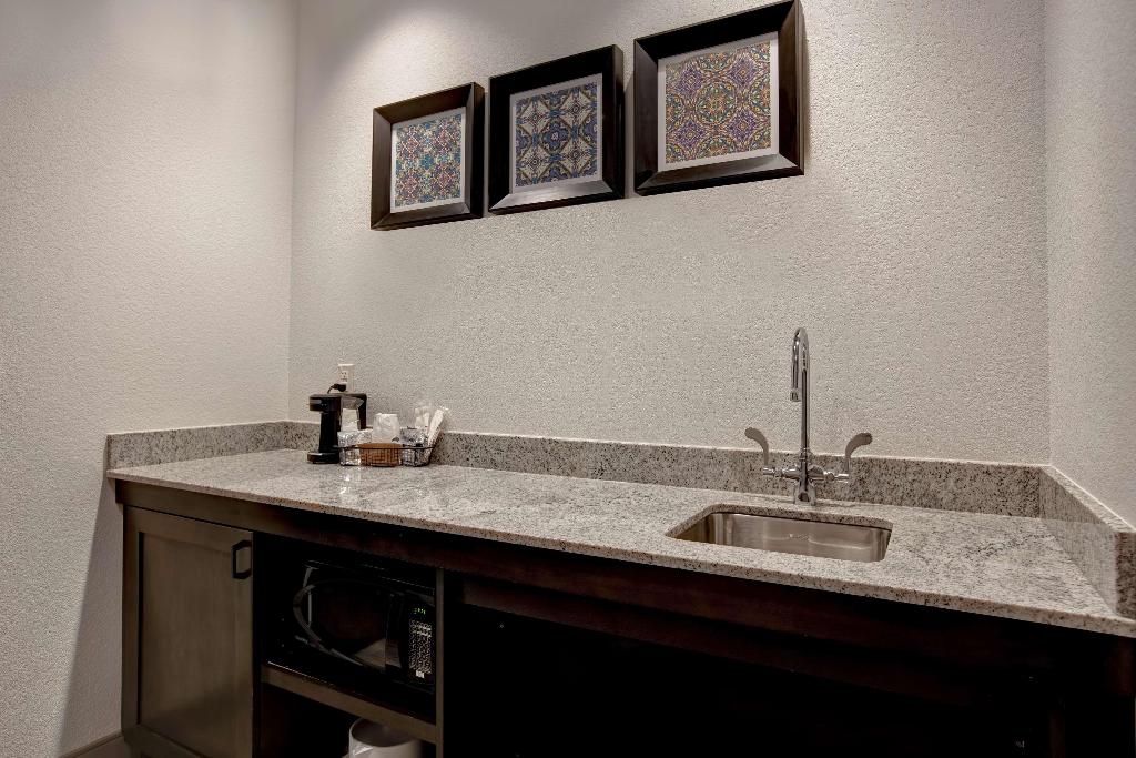 Hampton Inn & Suites San Antonio Riverwalk