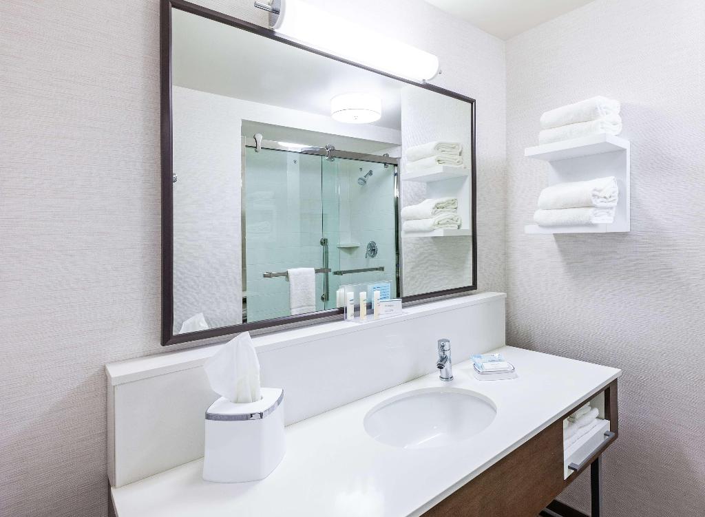 Hampton Inn By Hilton Gardner Conference Center