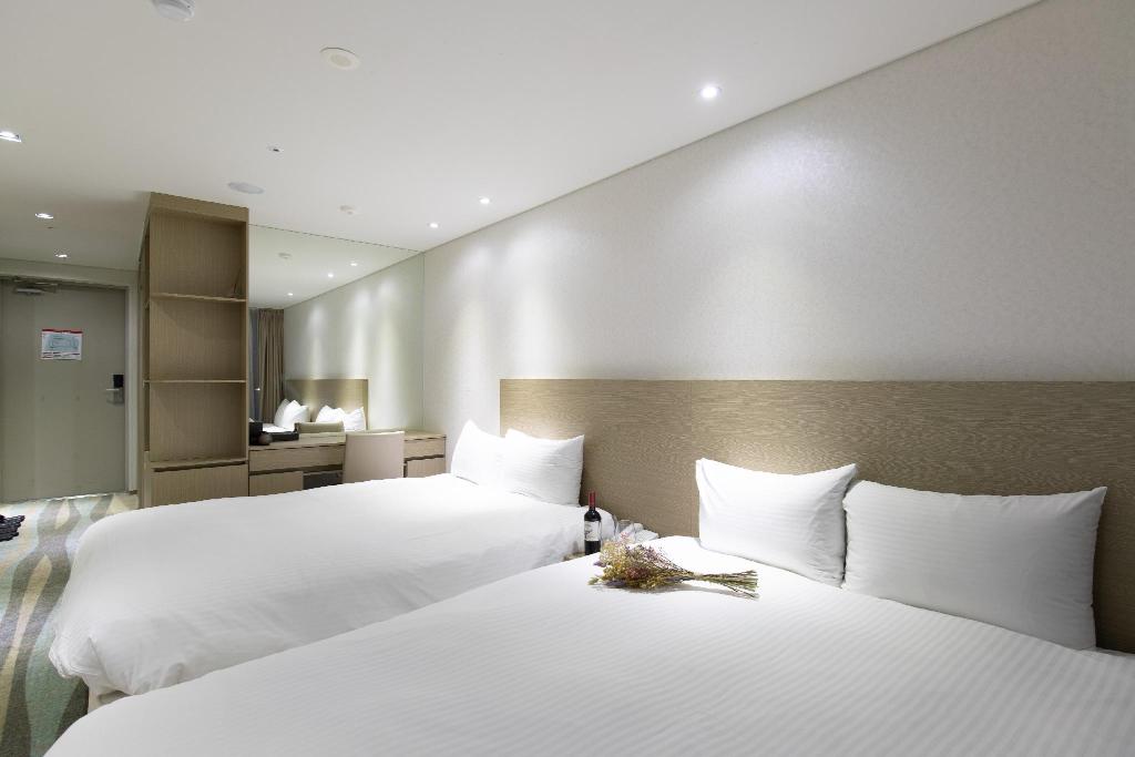 Ebenezer Hotel