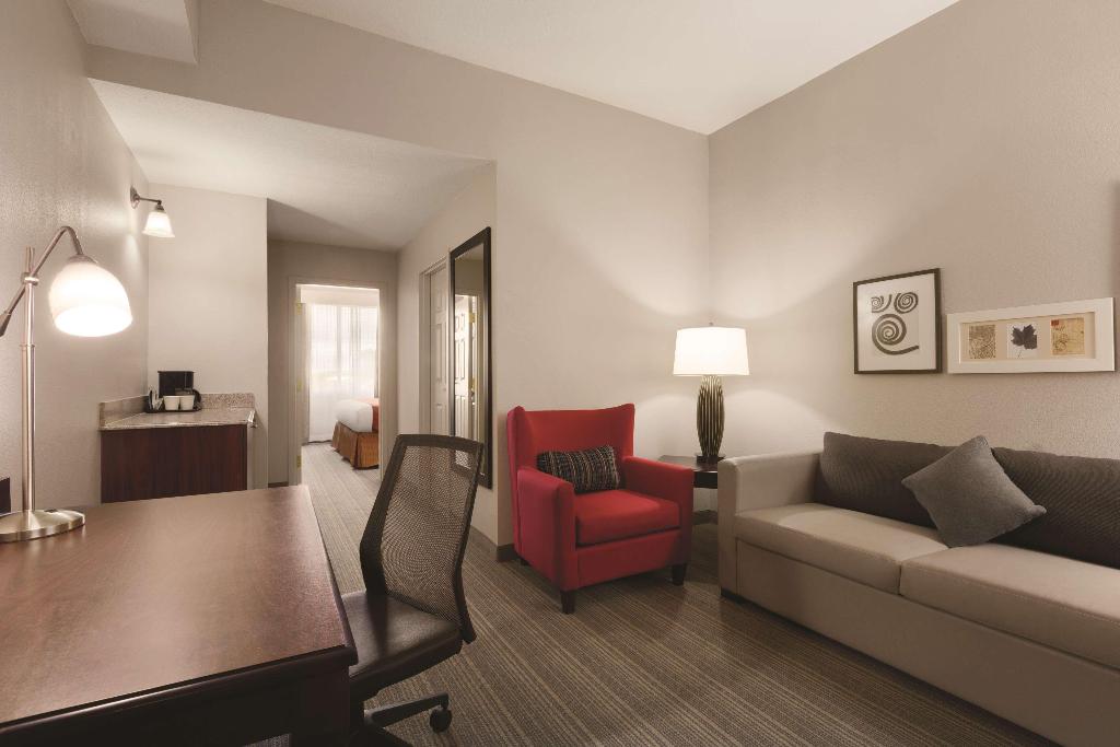 Country Inn&Suites St. Petersburg Clearwater Fl