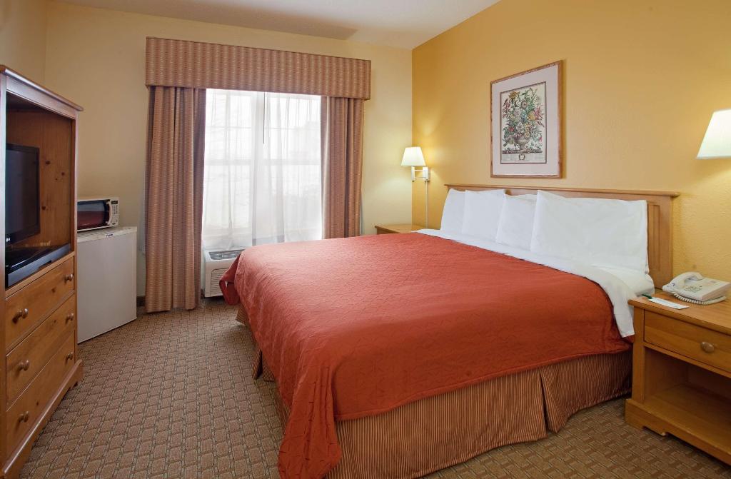 Country Inn&Suites BloomingtonNormal West Il