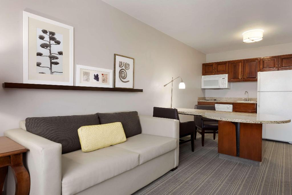 Country Inn & Suites by Radisson, Appleton North,