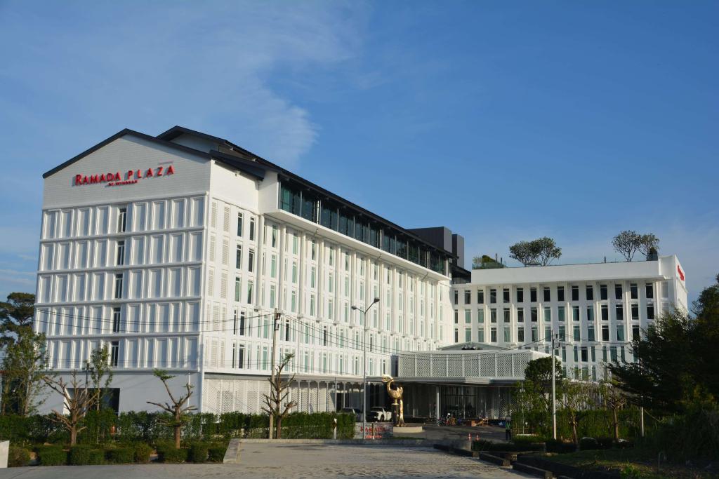 Hotel Ramada Plaza by Wyndham Chao Fah, Thailand, Insel Phuket. Großes 1