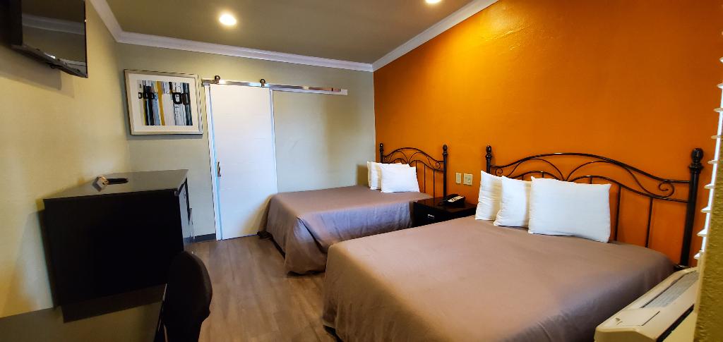 Le Blanc Inn & Suites