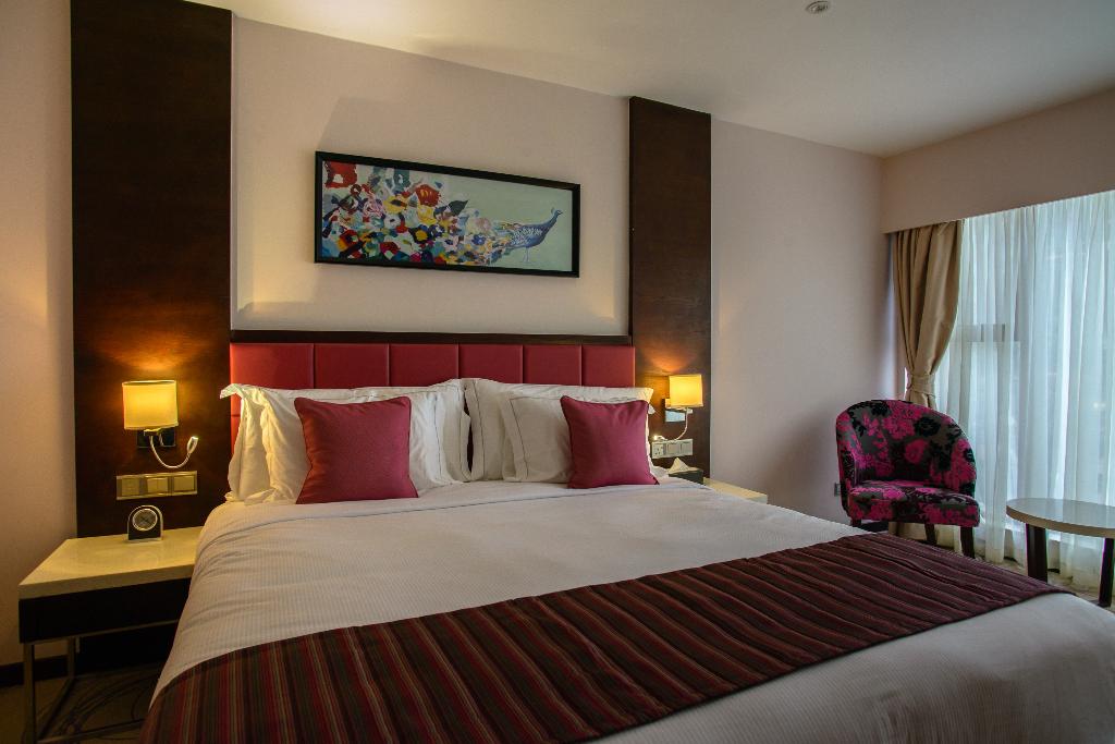 The Concord Hotel & Suites