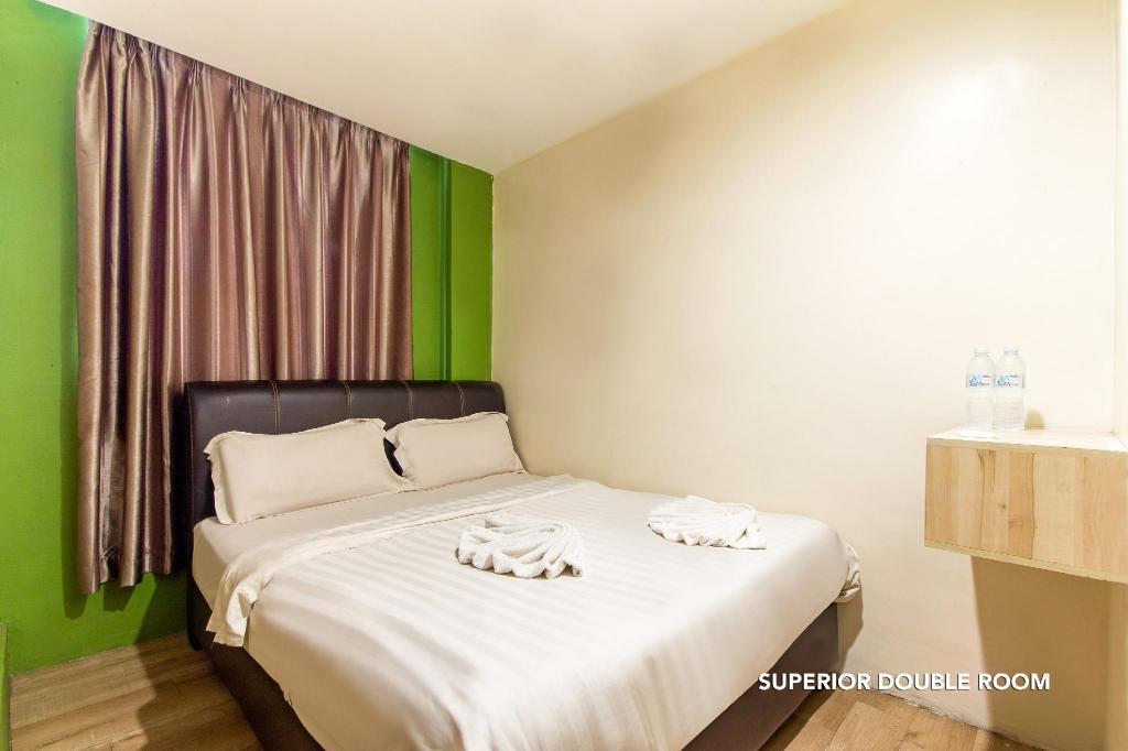 ZEN Rooms 33 Star Hotel