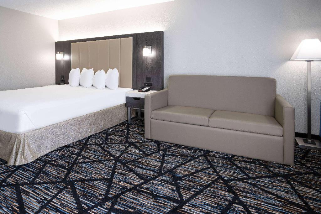 Baymont By Wyndham La Vergne