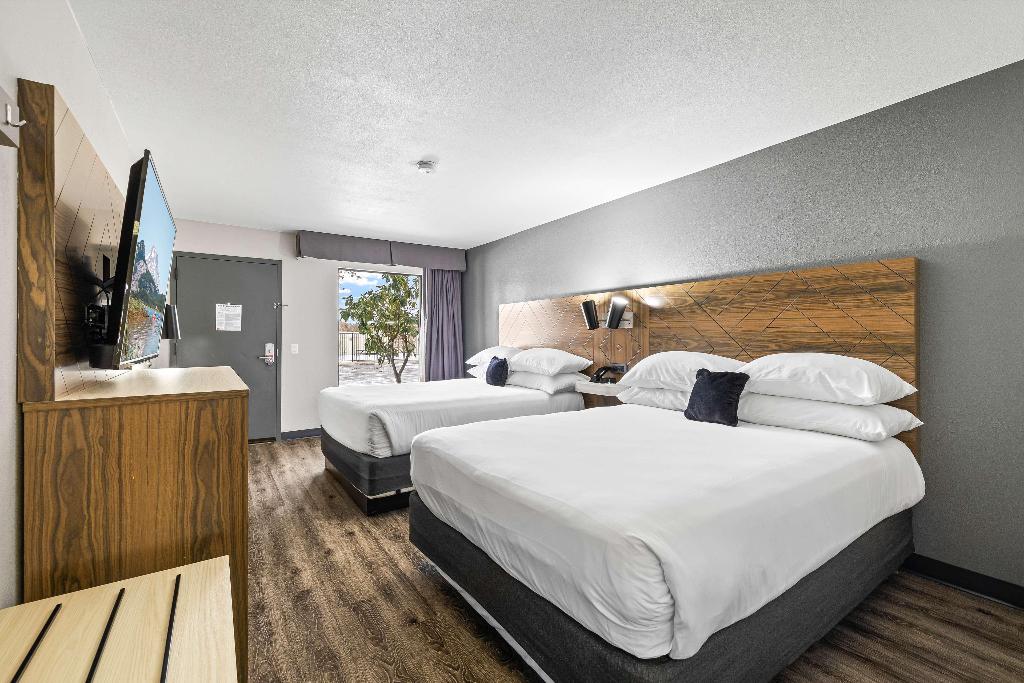 Red Lion Inn & Suites Deschutes River Bend