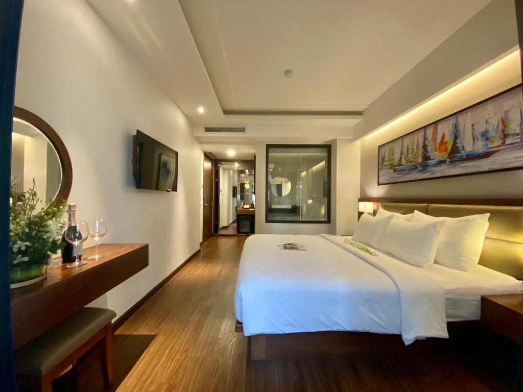 UpTown Hotel