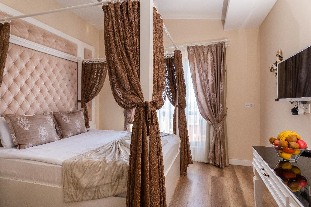 Mic Royal Hotel