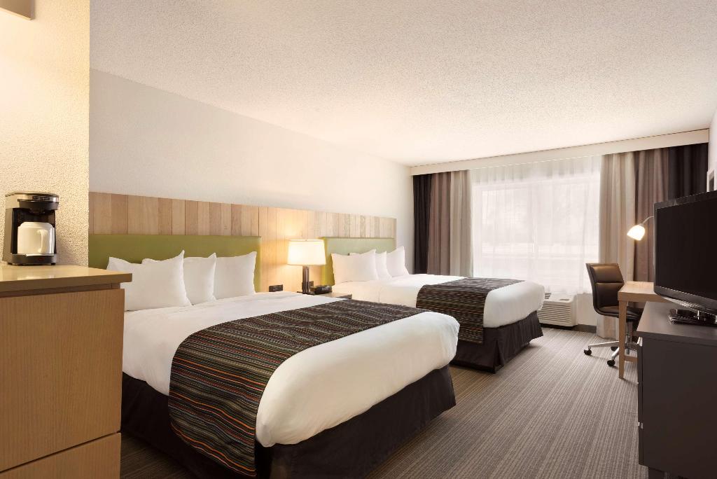 Country Inn & Suites By Radisson Chippewa Falls Wi