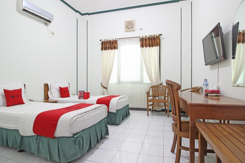 RedDoorz near XT Square Yogyakarta