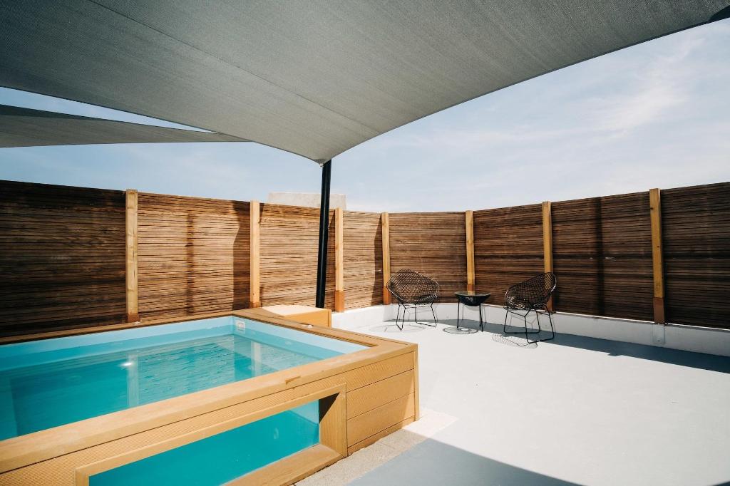 Mesanto Luxury Suites