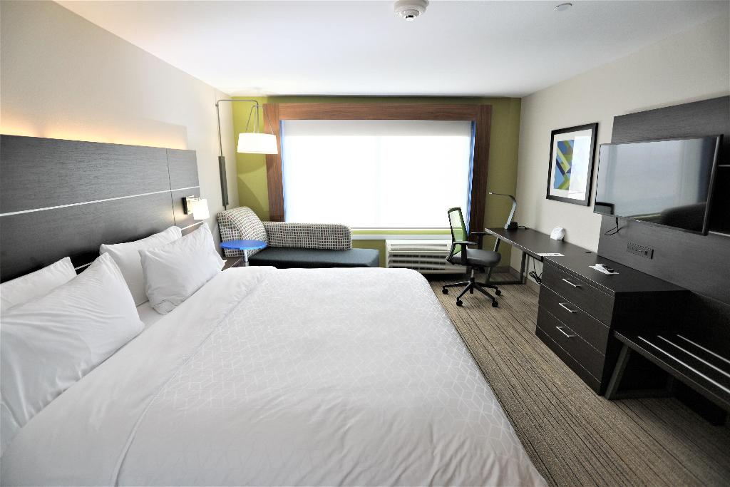 Holiday Inn Express & Suites Forney