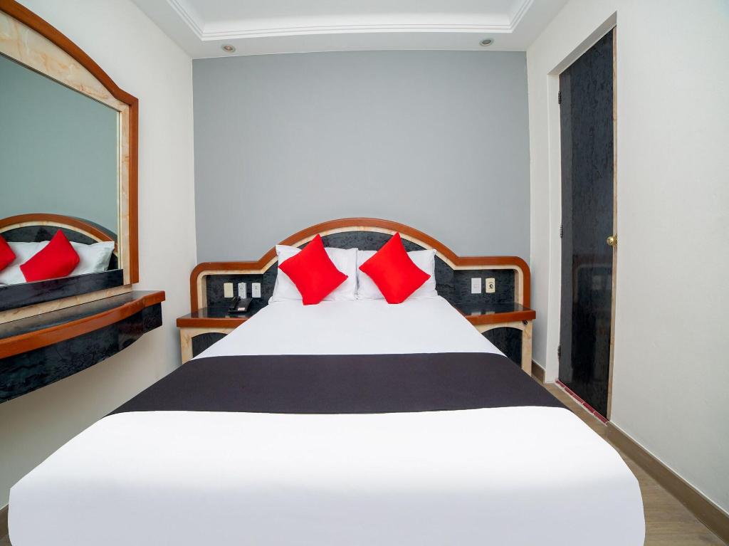 Capital O 109 Hotel Monarca