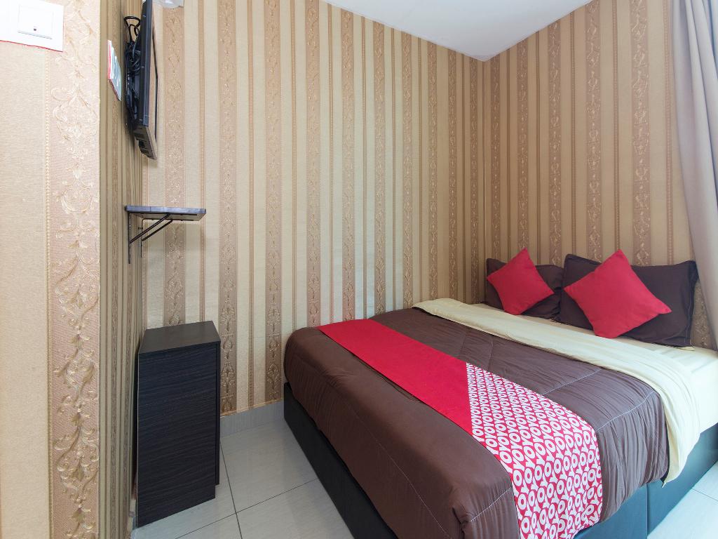 Night Queen Hotel