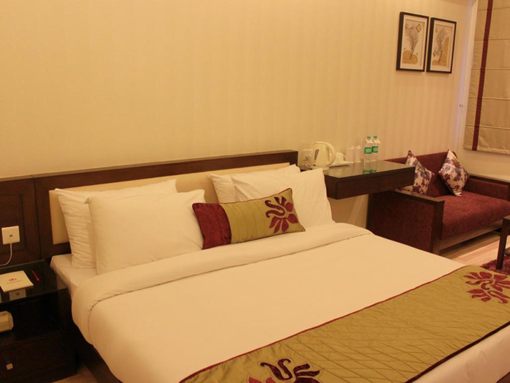 Hotel Amrapali Grand