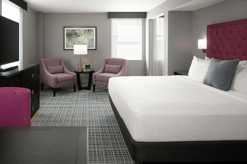 The Axis Hotel Moline Tapestry Collection Hilton