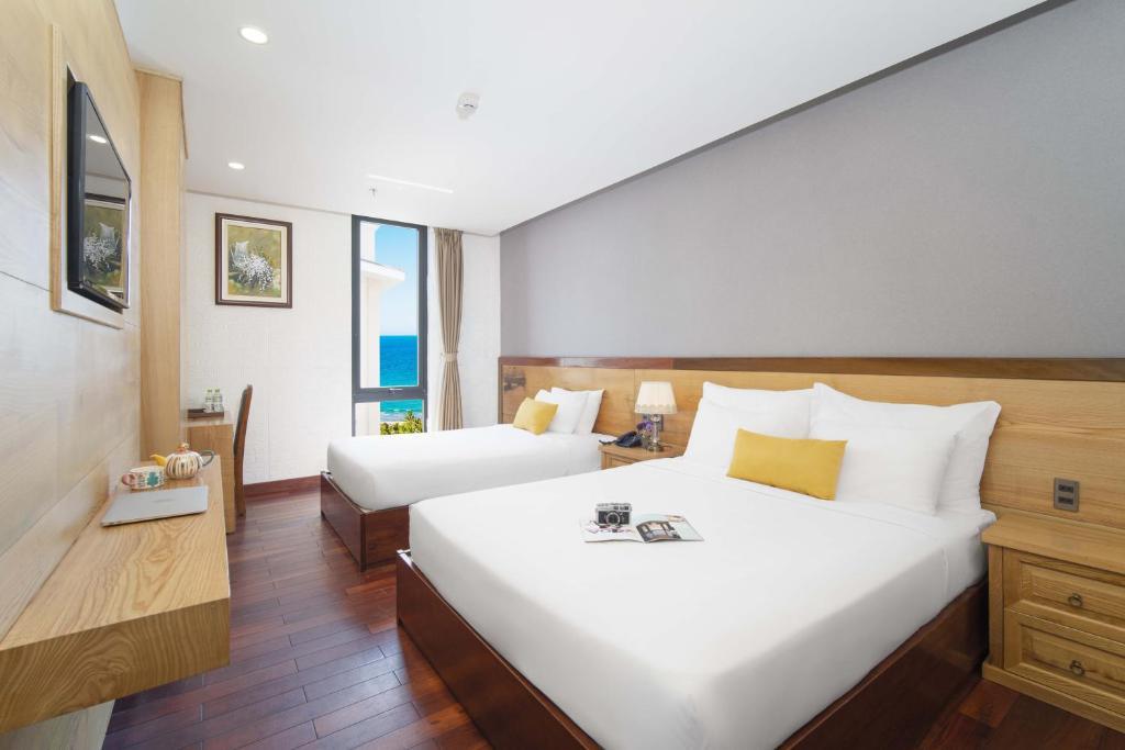 Sunny Ocean Hotel & Spa