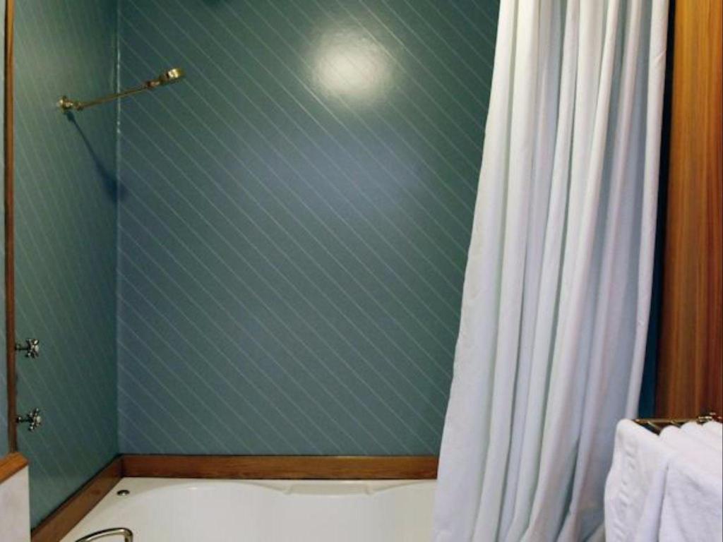 Wanaka Hotel