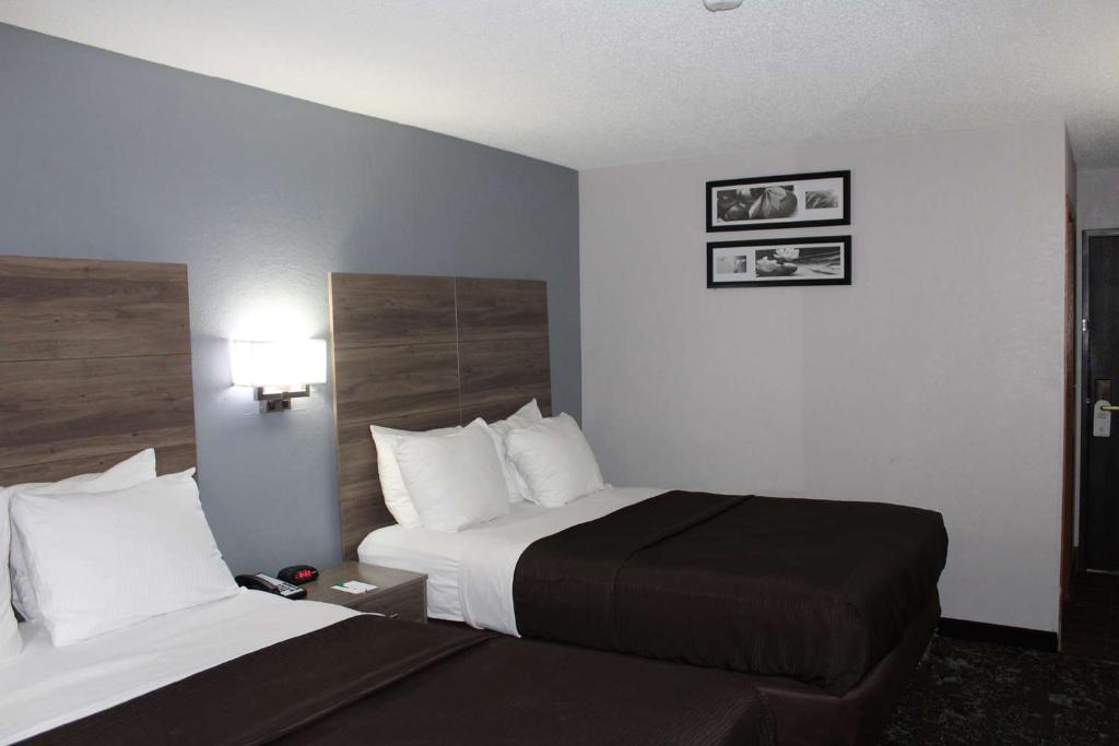 Ramada By Wyndham Cedar Rapids South