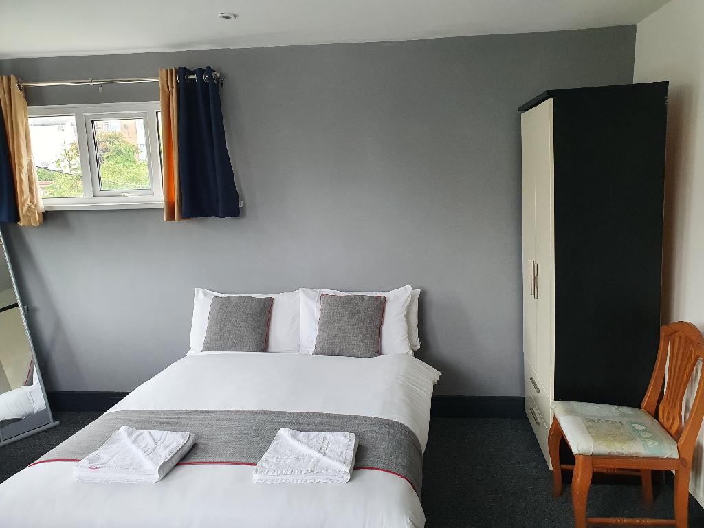 OYO Devine Beach Hotel, Westcliff Southend-On-Sea